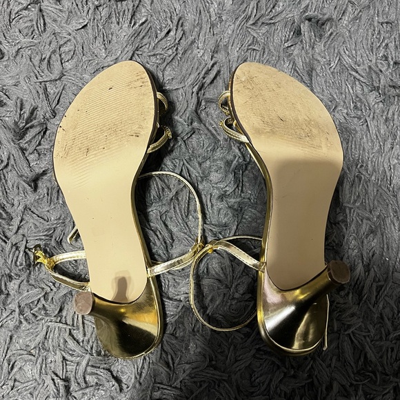 First Sight | Size 9 Gold Heels - Picture 6 of 6